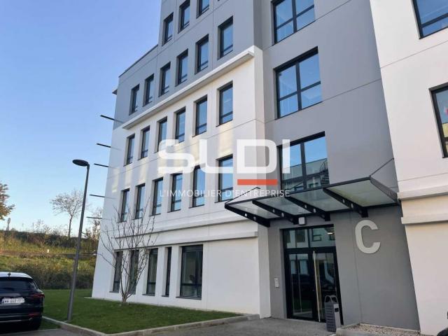 Bureaux A LOUER - SAINT PRIEST - 542 m²