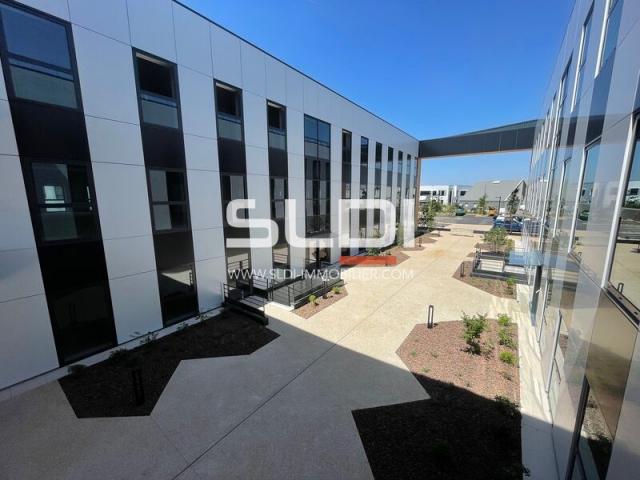 Commerces A VENDRE OU A LOUER - GENAS - 1 478 m²