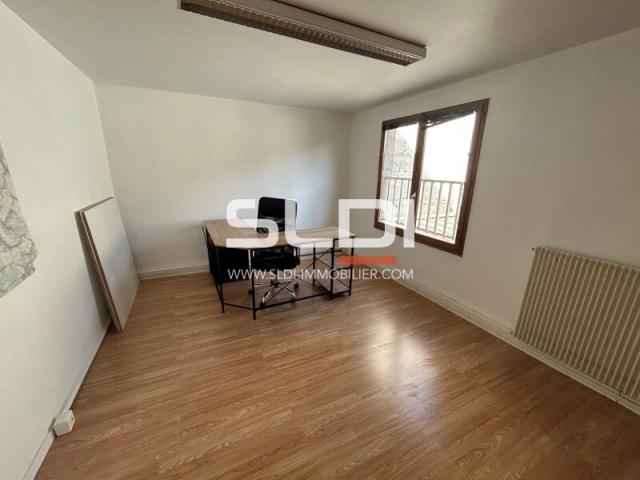 Bureaux A LOUER - MONTANAY - 147 m²