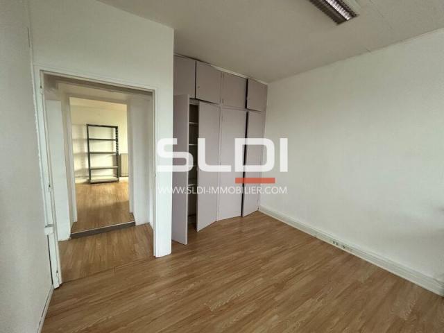 Bureaux A LOUER - MONTANAY - 147 m²