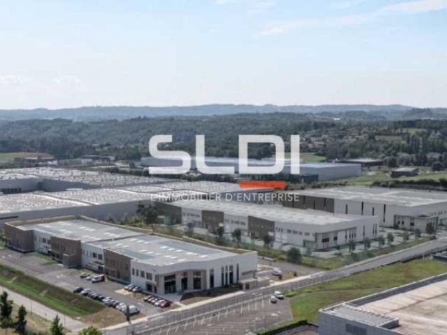 Locaux d'activités A LOUER - VILLEFONTAINE - 3 000 m²