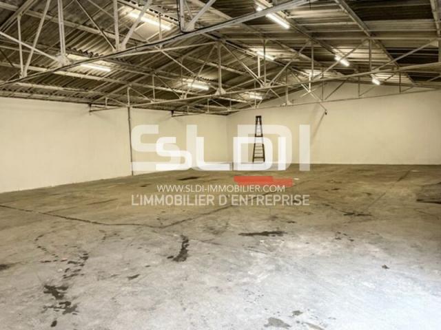 Locaux d'activités A LOUER - VILLEURBANNE - 760 m²