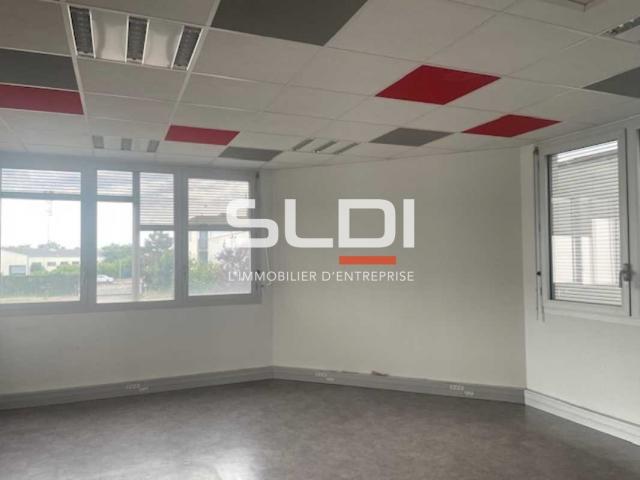 Bureaux A LOUER - CHASSIEU - 1 175 m²