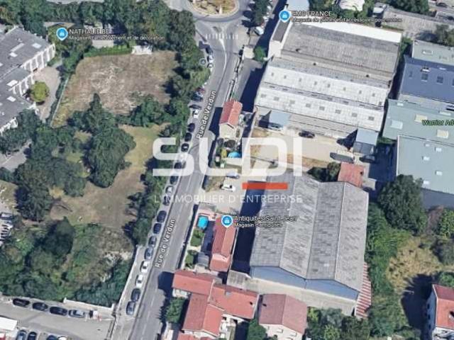 Locaux d'activités A LOUER - VILLEURBANNE - 2 306 m²