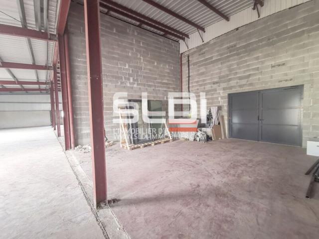Locaux d'activités A LOUER - BOURGOIN JALLIEU - 218 m²