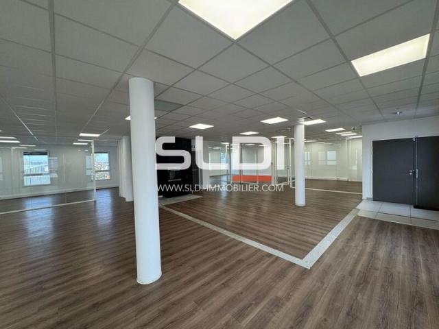Bureaux A LOUER - DARDILLY - 248 m²