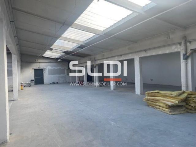 Locaux d'activités A LOUER - VILLEURBANNE - 800 m²