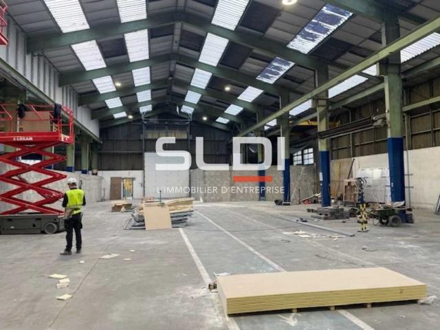 Locaux d'activités A LOUER - VILLEURBANNE - 1 212 m²