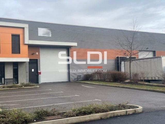 Locaux d'activités A LOUER - MEYZIEU - 202 m²