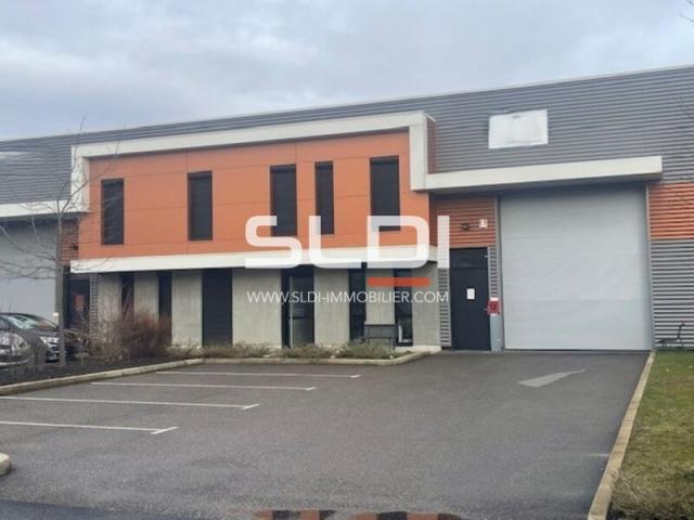 Locaux d'activités A LOUER - MEYZIEU - 202 m²