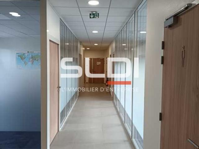 Bureaux A LOUER - GENAS - 206 m²