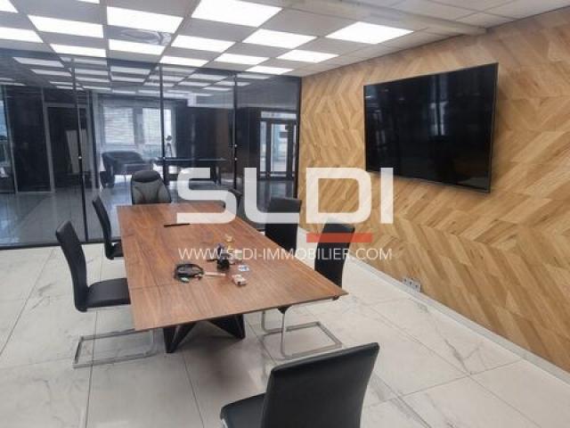 Locaux d'activités A LOUER - BRON - 849 m²