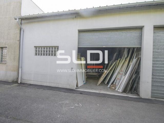 Locaux d'activités A LOUER - SAINT SYMPHORIEN D'OZON - 305 m²