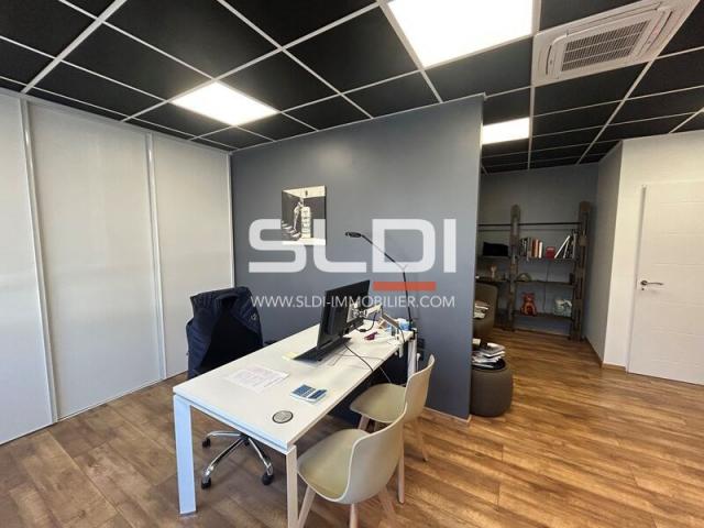Locaux d'activités A LOUER - GLEIZE - 426 m²