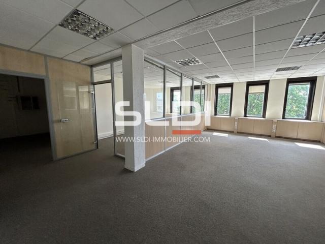 Bureaux A LOUER - DARDILLY - 317 m²