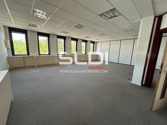 Bureaux A LOUER - DARDILLY - 317 m²