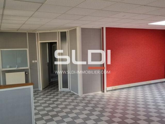 Locaux d'activités A LOUER - SAINT GENIS LAVAL - 1 607 m²