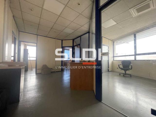 Bureaux A VENDRE - VAULX EN VELIN - 925 m²