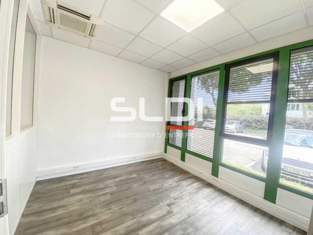 Bureaux A LOUER - BRON - 183 m²
