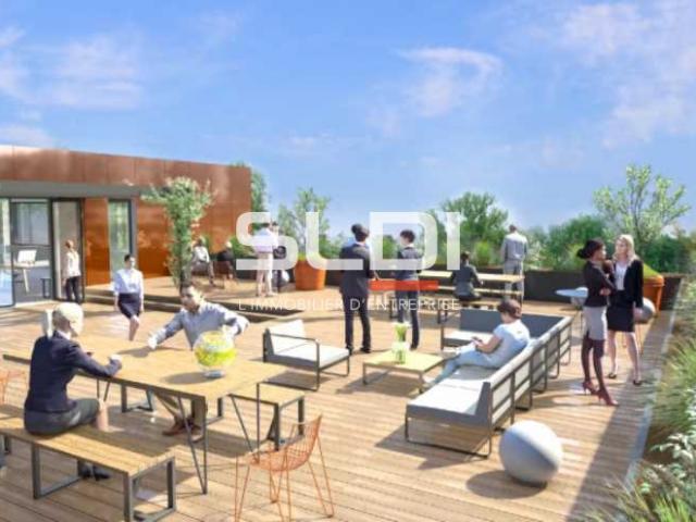Locaux d'activités A LOUER - GENAS - 1 324 m²