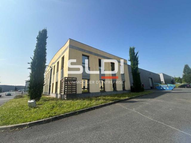 Locaux d'activités A LOUER - ARNAS - 3 304 m²