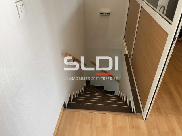 Bureaux A LOUER - CHASSIEU - 65 m²