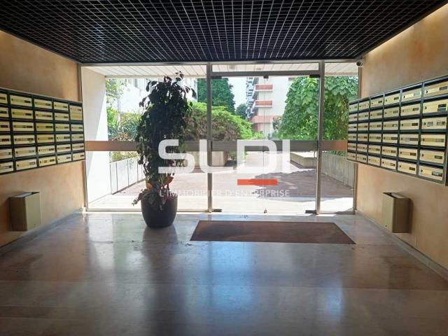 Bureaux A LOUER - LYON - 85 m²