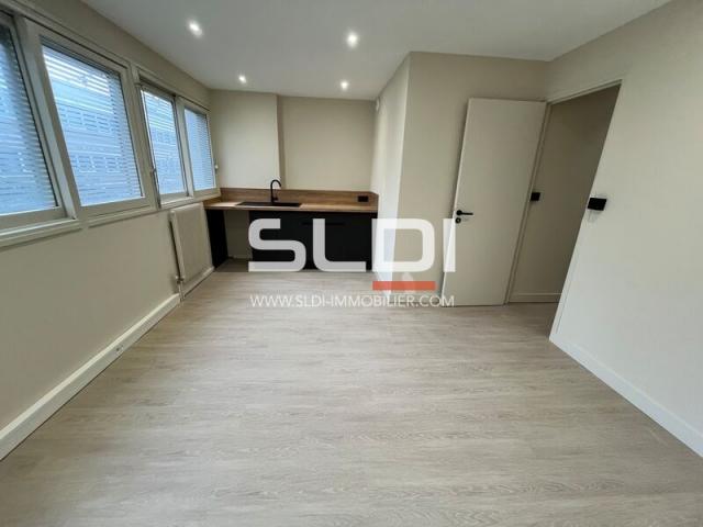 Bureaux A LOUER - LYON - 85 m²