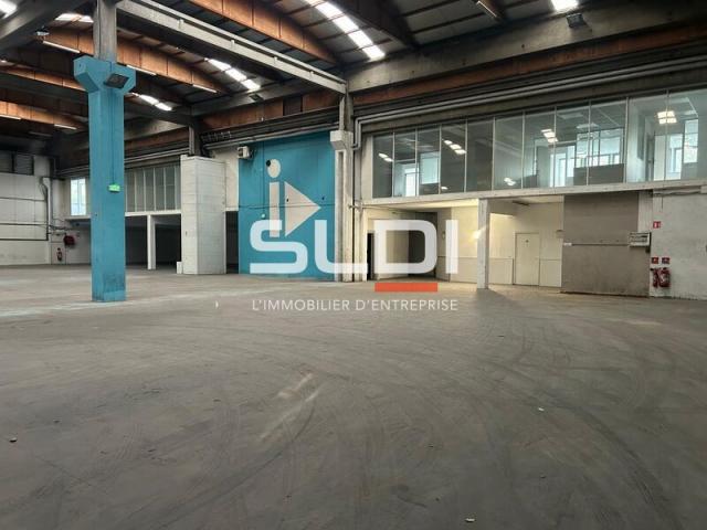 Locaux d'activités A LOUER - SAINT PRIEST - 2 160 m²