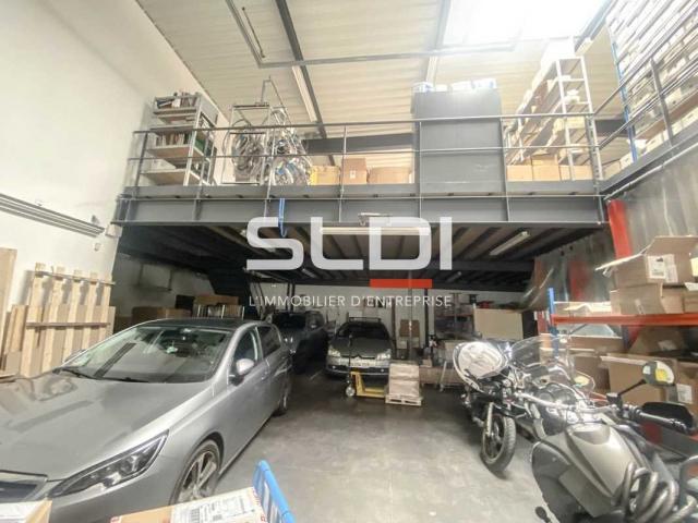 Locaux d'activités A LOUER - VAULX EN VELIN - 615 m²