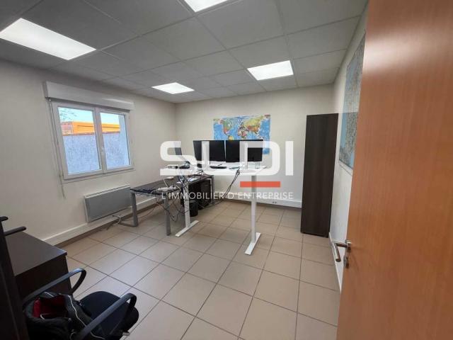 Bureaux A LOUER - TOUSSIEU - 128 m²