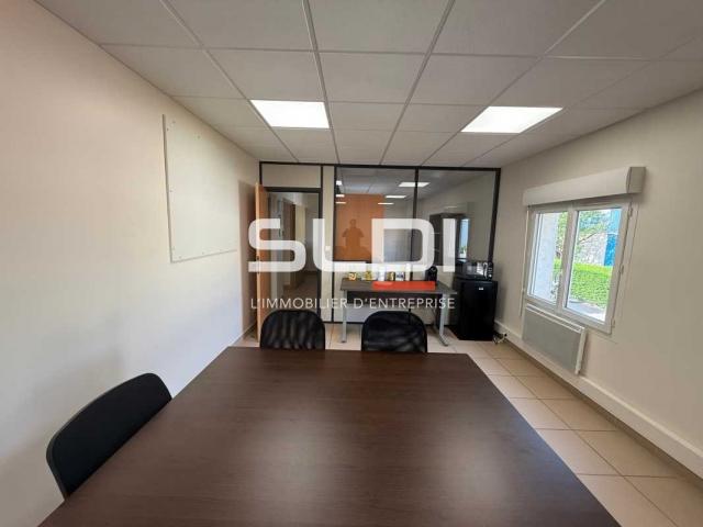 Bureaux A LOUER - TOUSSIEU - 128 m²