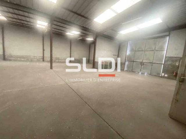 Locaux d'activités A LOUER - SAINT LAURENT DE MURE - 740 m²