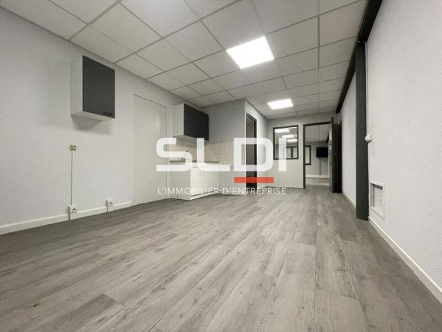 Bureaux A LOUER - SAINT SYMPHORIEN D'OZON - 151 m²