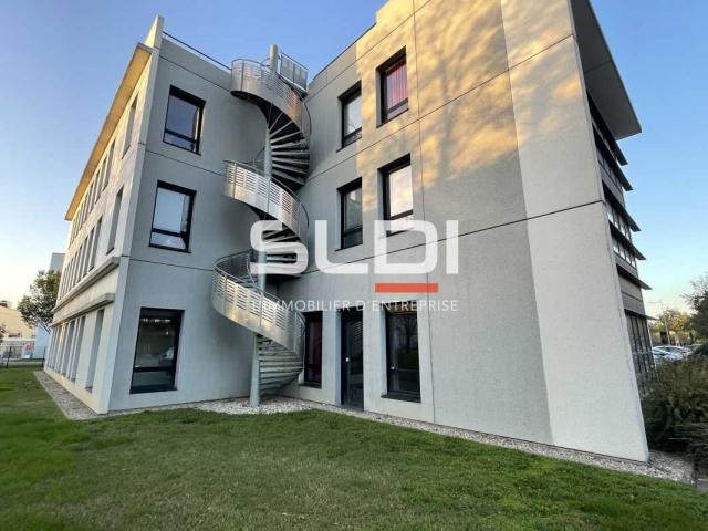Bureaux A LOUER - SAINT PRIEST - 170 m²