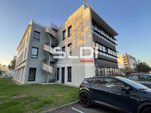 Bureaux A LOUER - SAINT PRIEST - 170 m²