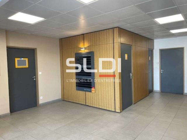 Bureaux A LOUER - SAINT PRIEST - 660 m²
