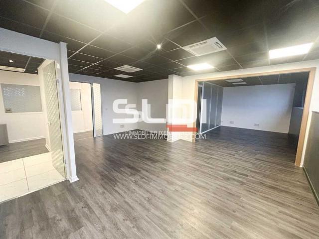Locaux d'activités A VENDRE - RILLIEUX LA PAPE - 330 m²