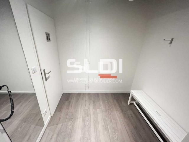 Locaux d'activités A VENDRE - RILLIEUX LA PAPE - 330 m²