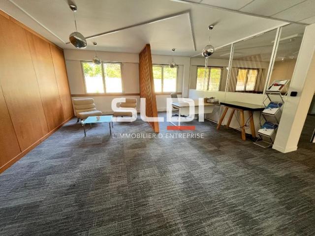 Bureaux A LOUER - ECULLY - 162 m²
