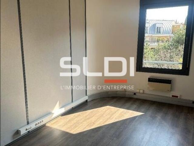 Bureaux A LOUER - LYON - 900 m²