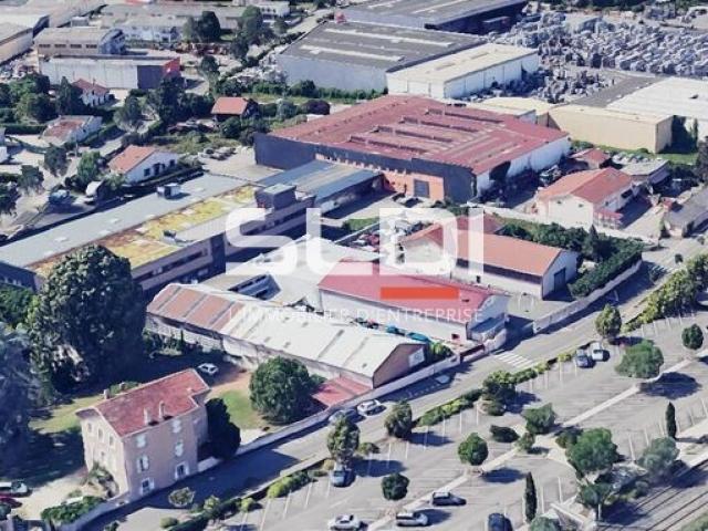 Locaux d'activités A LOUER - BRIGNAIS - 835 m²