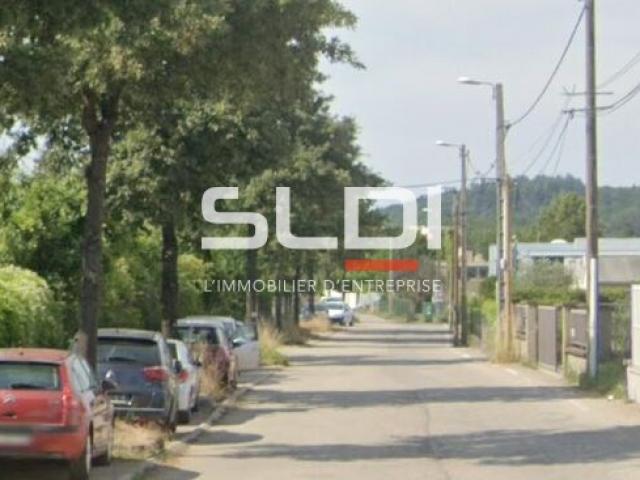 Locaux d'activités A LOUER - BRIGNAIS - 835 m²