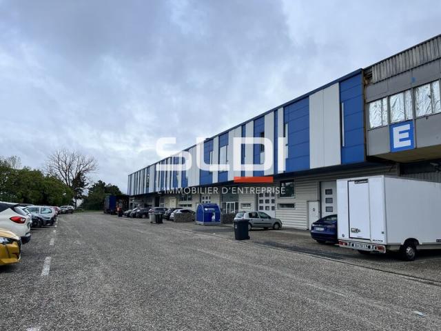 Locaux d'activités A LOUER - CALUIRE ET CUIRE - 1 060 m²