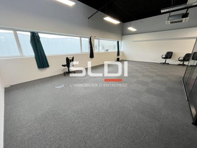 Locaux d'activités A LOUER - CALUIRE ET CUIRE - 1 060 m²