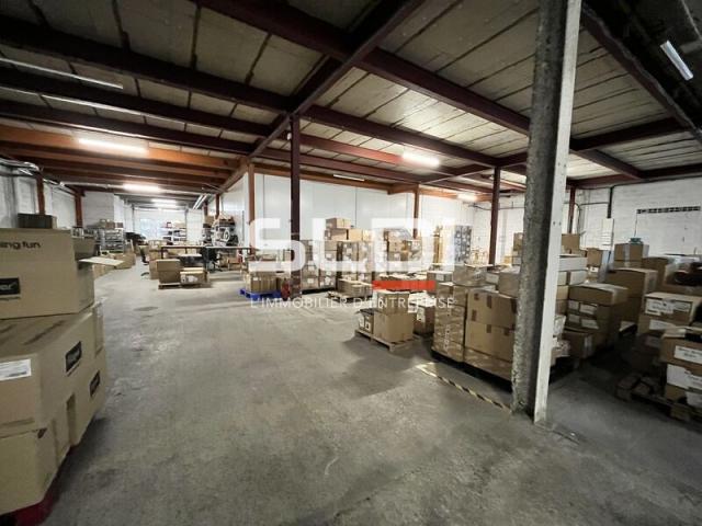 Locaux d'activités A LOUER - CALUIRE ET CUIRE - 1 060 m²