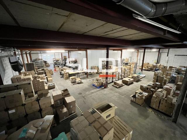 Locaux d'activités A LOUER - CALUIRE ET CUIRE - 1 060 m²