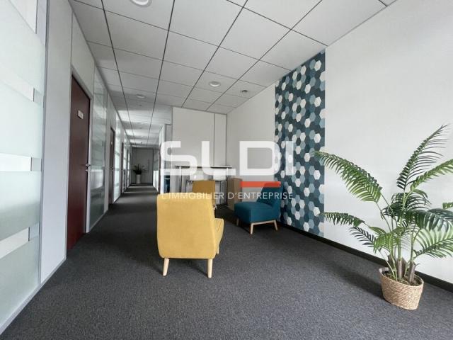 Bureaux A VENDRE - SAINT PRIEST - 212 m²