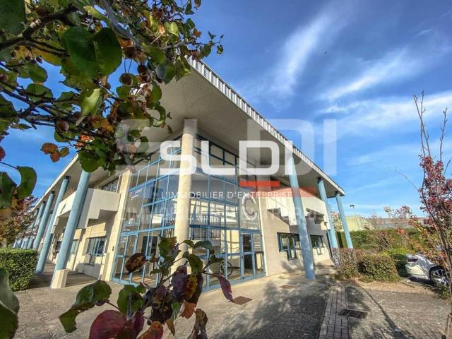 Bureaux A VENDRE OU A LOUER - BRON - 153 m²