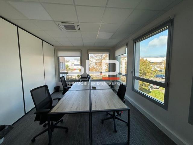 Bureaux A LOUER - DARDILLY - 343 m²